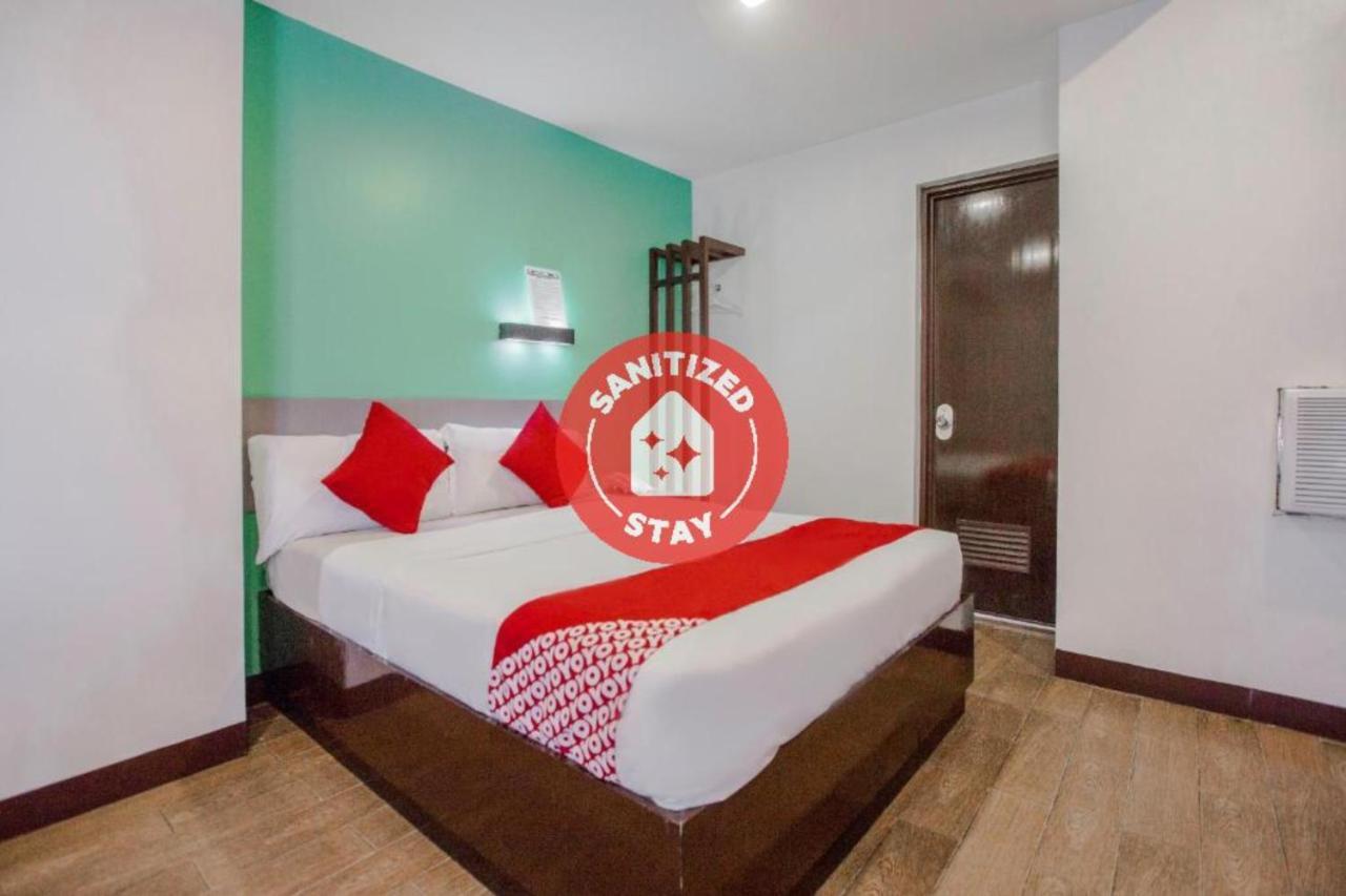 Oyo 637 Fox Hotel 케손시티 외부 사진