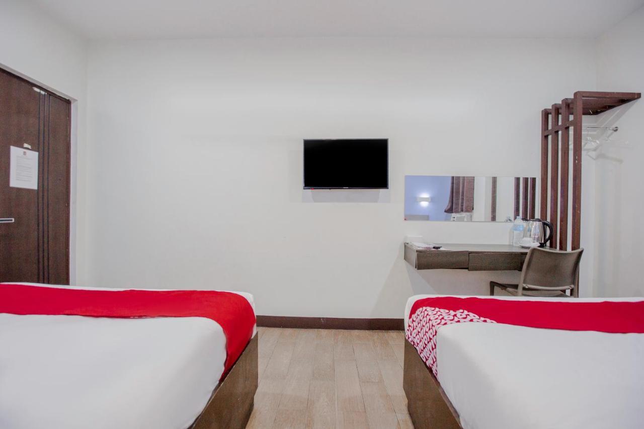 Oyo 637 Fox Hotel 케손시티 외부 사진