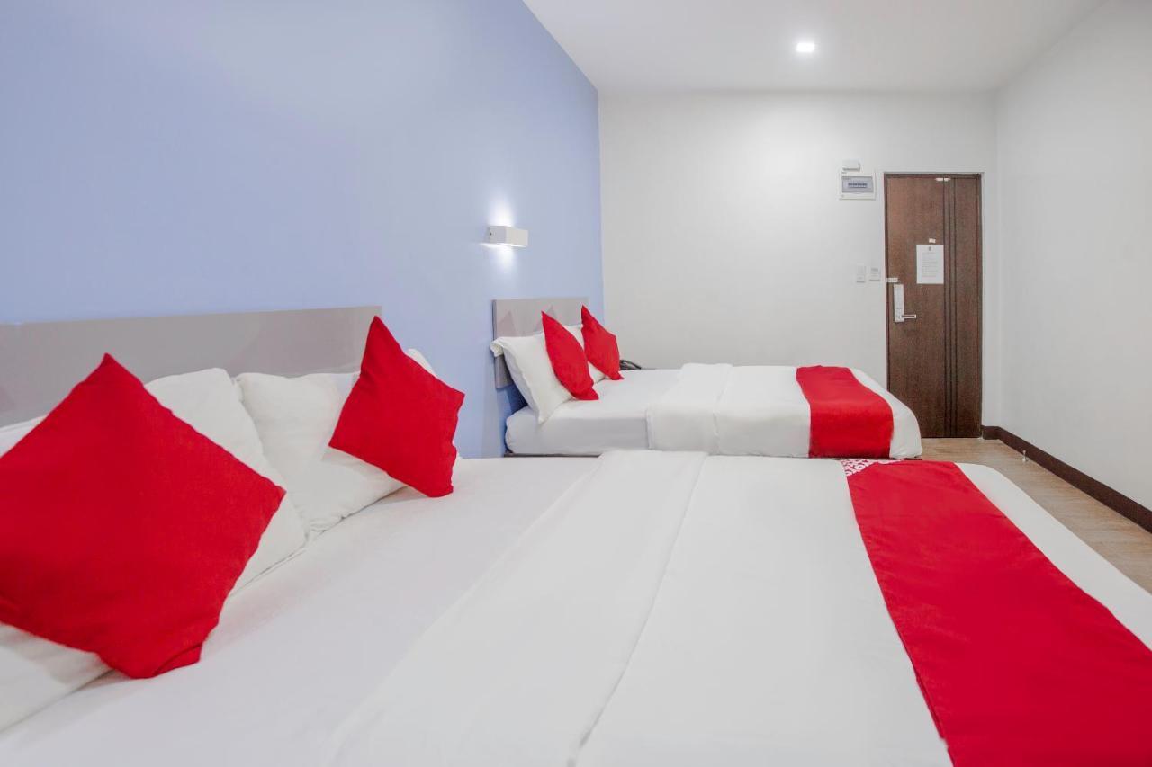 Oyo 637 Fox Hotel 케손시티 외부 사진