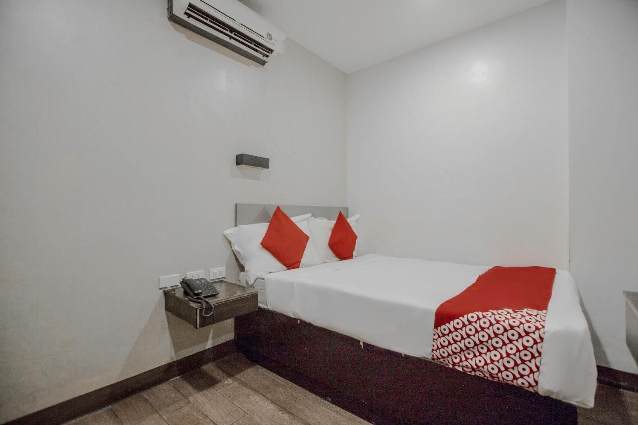 Oyo 637 Fox Hotel 케손시티 외부 사진