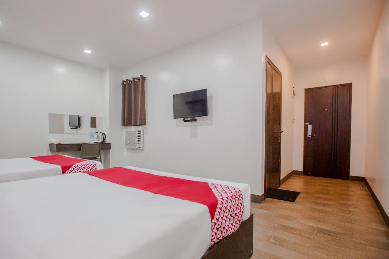 Oyo 637 Fox Hotel 케손시티 외부 사진
