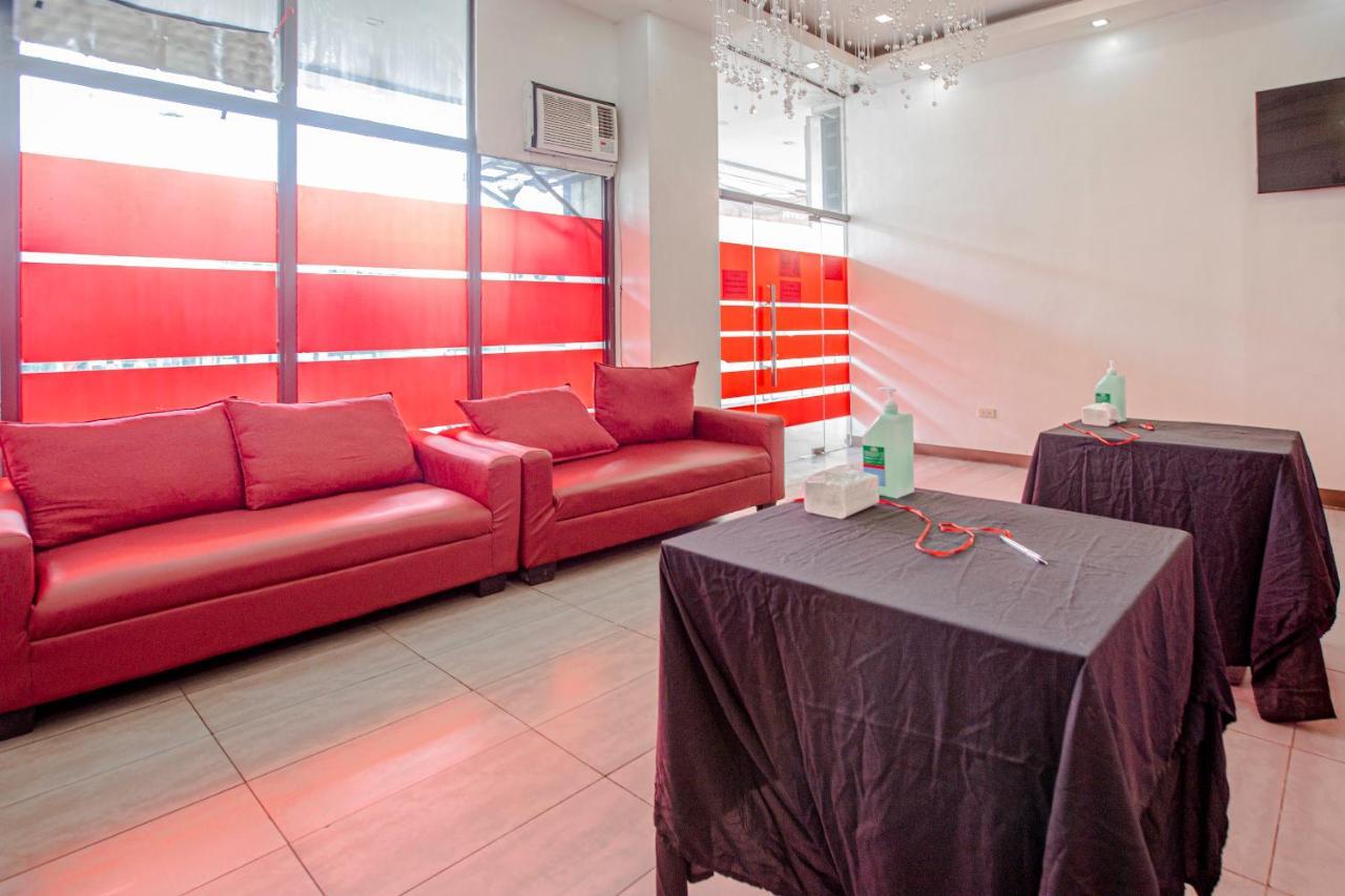 Oyo 637 Fox Hotel 케손시티 외부 사진