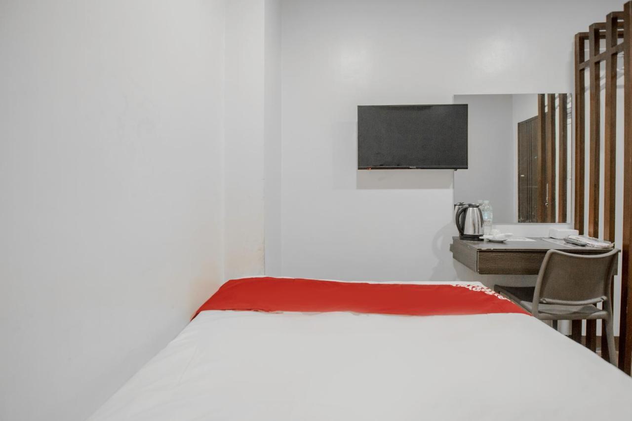 Oyo 637 Fox Hotel 케손시티 외부 사진