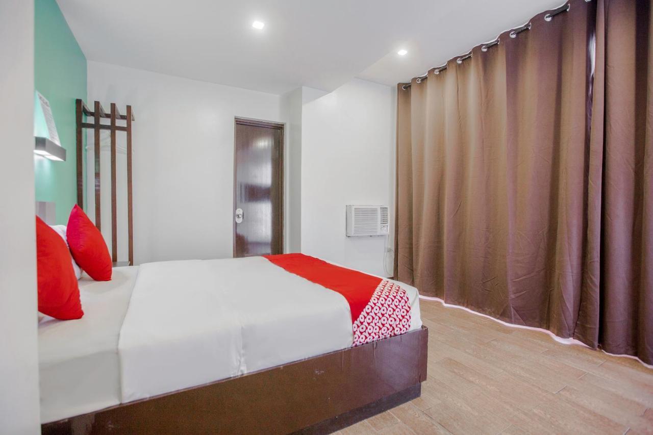 Oyo 637 Fox Hotel 케손시티 외부 사진