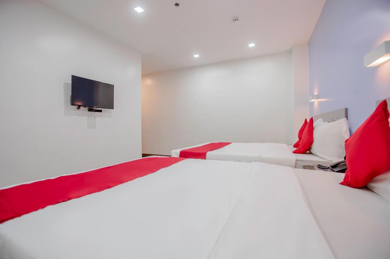 Oyo 637 Fox Hotel 케손시티 외부 사진