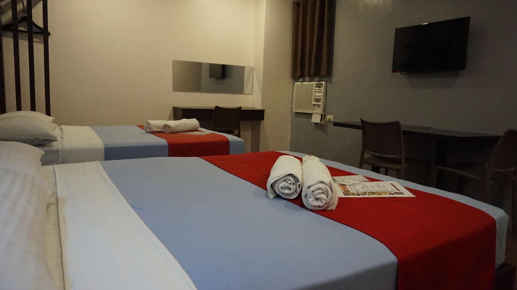 Oyo 637 Fox Hotel 케손시티 외부 사진