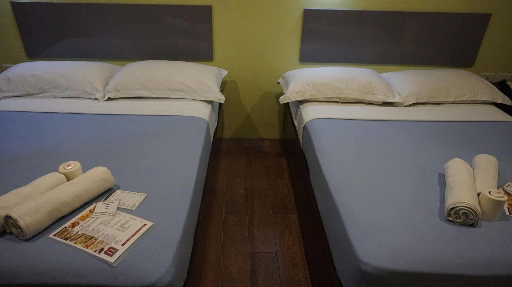 Oyo 637 Fox Hotel 케손시티 외부 사진