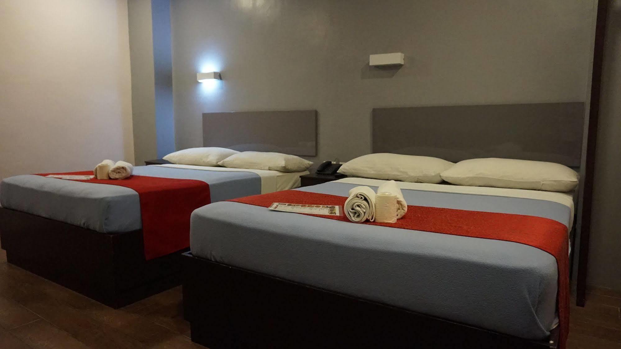 Oyo 637 Fox Hotel 케손시티 외부 사진